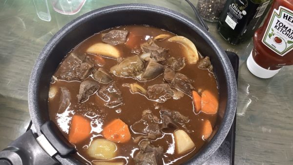 牛はビーフ、豚はポーク、鶏はチキン。それでは、鹿は？